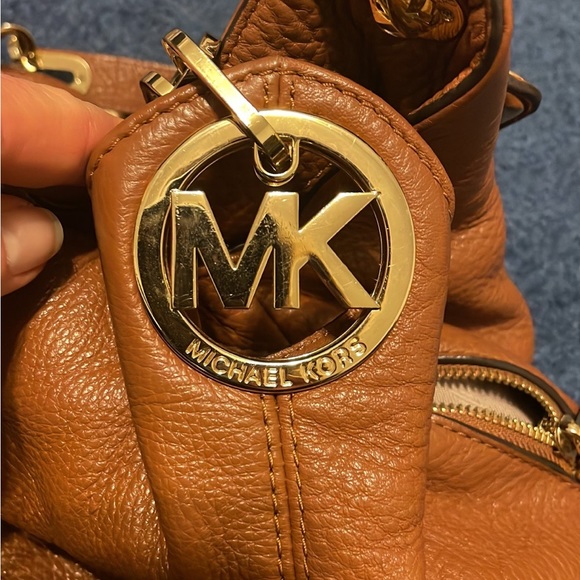 Michael Kors leather bag
3 compartment 
Gold hardware - Picture 3 of 8